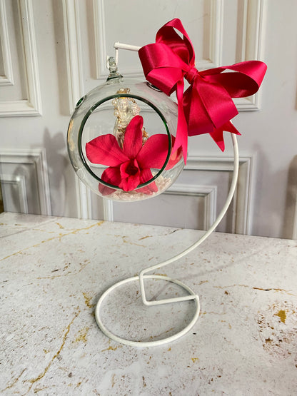 Virgen colgante con Orquídea